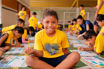 Alunos LBV em aula de pintura aula de pintura lbv